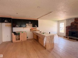 18007 73 Avenue NW  Edmonton, AB T5T 3K2