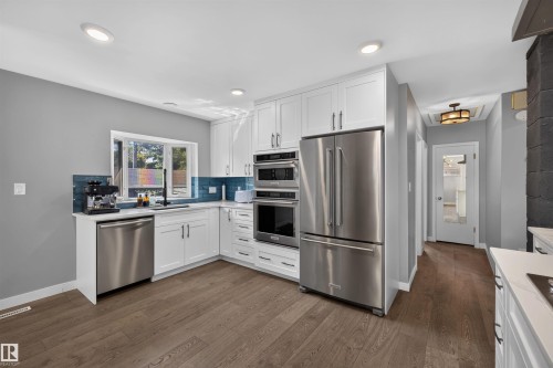 14447 107A Avenue Nw, Edmonton, AB - Indoor Photo Showing Kitchen