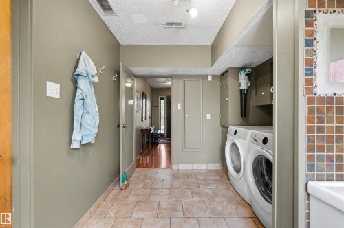 8 Garland Place, St. Albert, AB - Indoor Photo Showing Laundry Room