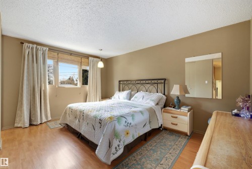 8 Garland Place, St. Albert, AB - Indoor Photo Showing Bedroom
