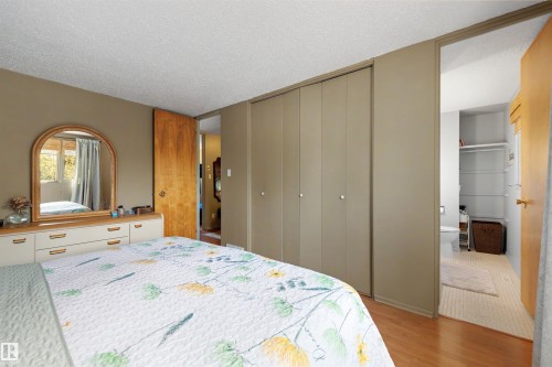 8 Garland Place, St. Albert, AB - Indoor Photo Showing Bedroom