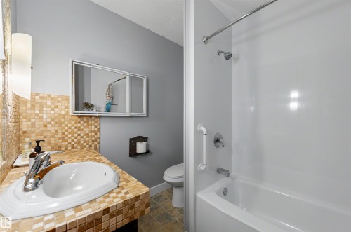 8 Garland Place, St. Albert, AB - Indoor Photo Showing Bathroom