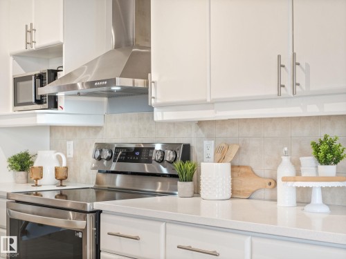 4115 58 Street, Beaumont, AB - Indoor Photo Showing Kitchen