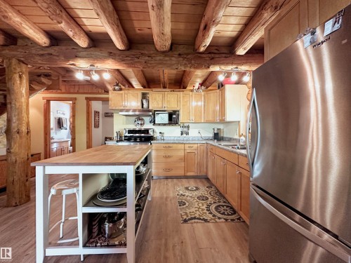 9000 1 Avenue, Rural Parkland County, AB - Indoor Photo Showing Kitchen