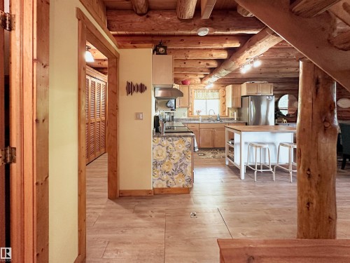 9000 1 Avenue, Rural Parkland County, AB - Indoor Photo Showing Kitchen