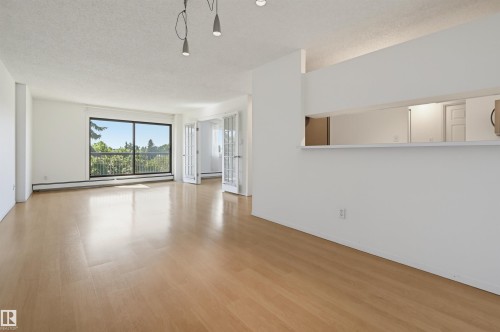 #502 10545 Saskatchewan Dr Nw, Edmonton, AB - Indoor