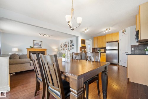 1212 37C Avenue Nw, Edmonton, AB - Indoor