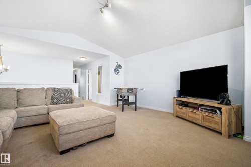 1212 37C Avenue Nw, Edmonton, AB - Indoor Photo Showing Living Room
