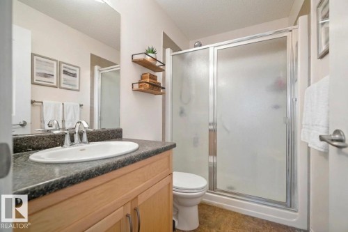 1212 37C Avenue Nw, Edmonton, AB - Indoor Photo Showing Bathroom