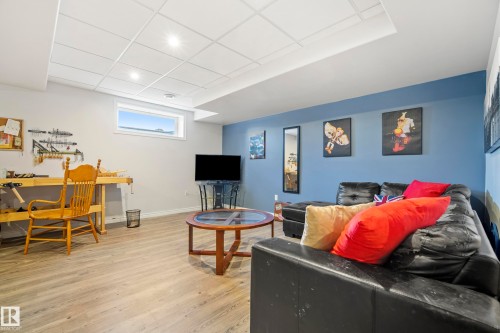 1212 37C Avenue Nw, Edmonton, AB - Indoor