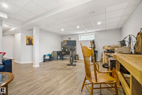 1212 37C Avenue Nw, Edmonton, AB - Indoor