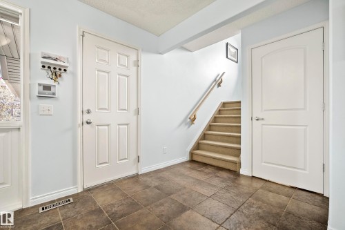 1212 37C Avenue Nw, Edmonton, AB - Indoor Photo Showing Other Room