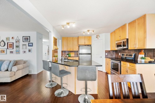 1212 37C Avenue Nw, Edmonton, AB - Indoor Photo Showing Kitchen