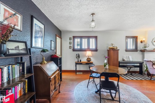11343 96 Street Nw, Edmonton, AB - Indoor Photo Showing Other Room