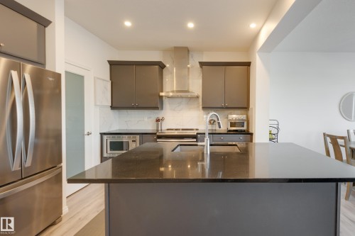 2639 200 Street Nw, Edmonton, AB - Indoor Photo Showing Kitchen With Upgraded Kitchen