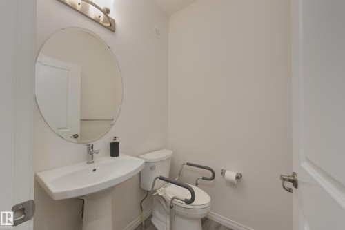 2639 200 Street Nw, Edmonton, AB - Indoor Photo Showing Bathroom