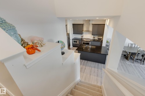 2639 200 Street Nw, Edmonton, AB - Indoor