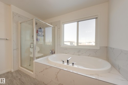 2639 200 Street Nw, Edmonton, AB - Indoor Photo Showing Bathroom