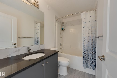 2639 200 Street Nw, Edmonton, AB - Indoor Photo Showing Bathroom