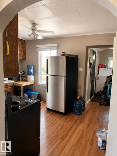 4817 52 Street, Glendon, AB - Indoor