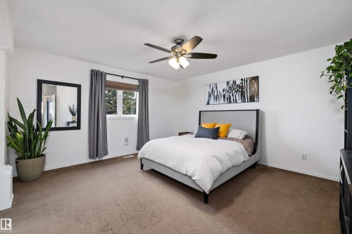 #20 1295 Carter Crest Rd Nw, Edmonton, AB - Indoor Photo Showing Bedroom