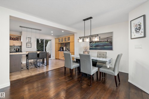 #20 1295 Carter Crest Rd Nw, Edmonton, AB - Indoor Photo Showing Dining Room