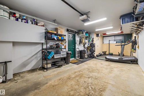 #20 1295 Carter Crest Rd Nw, Edmonton, AB - Indoor Photo Showing Garage