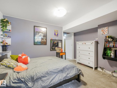 3527 41 Avenue Nw, Edmonton, AB - Indoor Photo Showing Bedroom