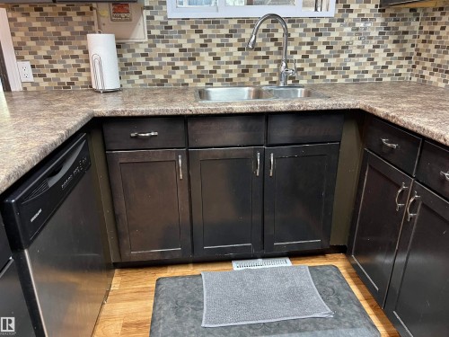 4764 43 St., Drayton Valley, AB - Indoor Photo Showing Kitchen