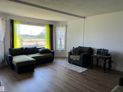4764 43 St., Drayton Valley, AB - Indoor Photo Showing Living Room