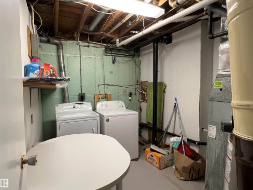 4764 43 St., Drayton Valley, AB - Indoor Photo Showing Laundry Room
