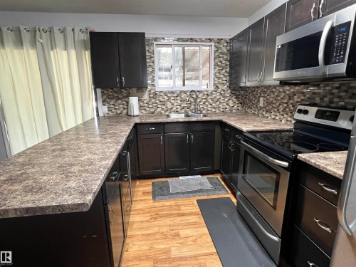 4764 43 St., Drayton Valley, AB - Indoor Photo Showing Kitchen