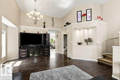 4512 210 Street Nw, Edmonton, AB - Indoor
