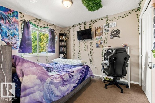 4512 210 Street Nw, Edmonton, AB - Indoor Photo Showing Bedroom