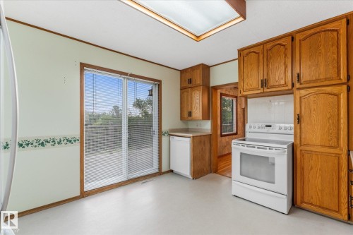 53006 Rge Road 14, Rural Parkland County, AB - Indoor Photo Showing Kitchen
