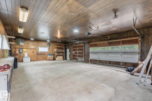 53006 Rge Road 14, Rural Parkland County, AB - Indoor Photo Showing Garage