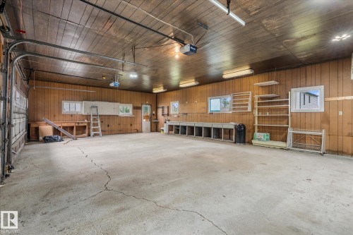 53006 Rge Road 14, Rural Parkland County, AB - Indoor Photo Showing Garage
