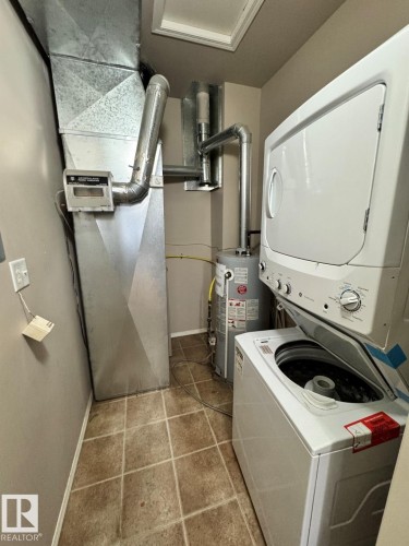 #28 2508 Hanna Cr Nw, Edmonton, AB - Indoor Photo Showing Laundry Room