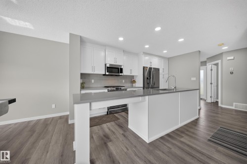 2366 Wonnacott Crescent Sw, Edmonton, AB - Indoor Photo Showing Kitchen With Upgraded Kitchen