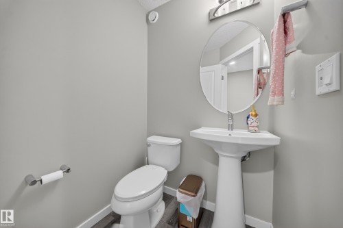 2366 Wonnacott Crescent Sw, Edmonton, AB - Indoor Photo Showing Bathroom