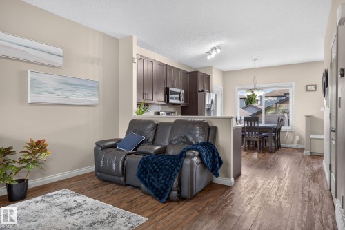 21 Currant Crescent, Fort Saskatchewan, AB - Indoor Photo Showing Living Room