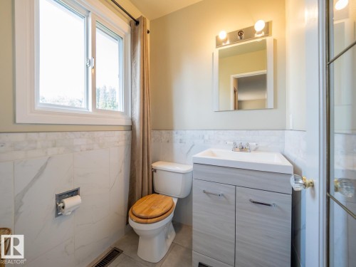 208 Grandin Village, St. Albert, AB - Indoor Photo Showing Bathroom
