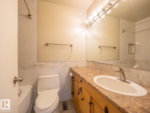 208 Grandin Village, St. Albert, AB - Indoor Photo Showing Bathroom