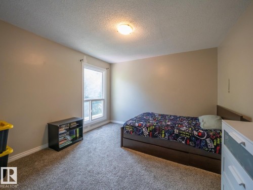 208 Grandin Village, St. Albert, AB - Indoor Photo Showing Bedroom