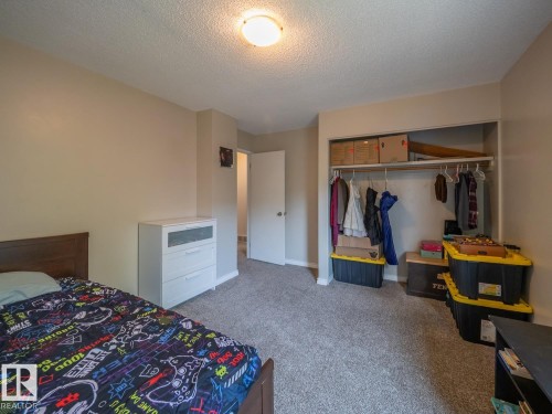 208 Grandin Village, St. Albert, AB - Indoor Photo Showing Bedroom