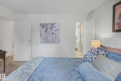 2 Fermont Street, St. Albert, AB - Indoor Photo Showing Bedroom