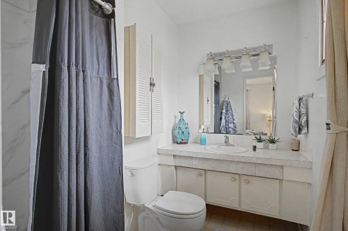 2 Fermont Street, St. Albert, AB - Indoor Photo Showing Bathroom