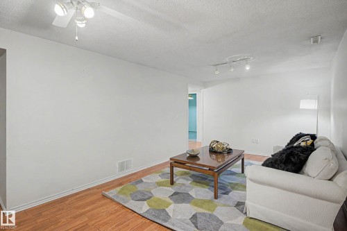 2 Fermont Street, St. Albert, AB - Indoor Photo Showing Living Room