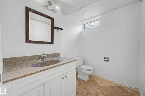 2 Fermont Street, St. Albert, AB - Indoor Photo Showing Bathroom