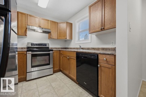 10473 24 Avenue Nw, Edmonton, AB - Indoor Photo Showing Kitchen